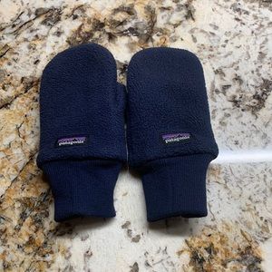 Gently used Patagonia Baby Pita Pocket mittens